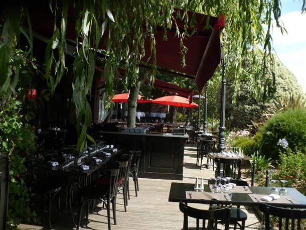 Terrasse ombragée - Hotel Mercure Vannes